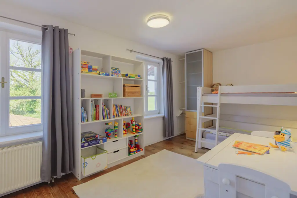 Kinderzimmer_Chiemsee_Sonne_01