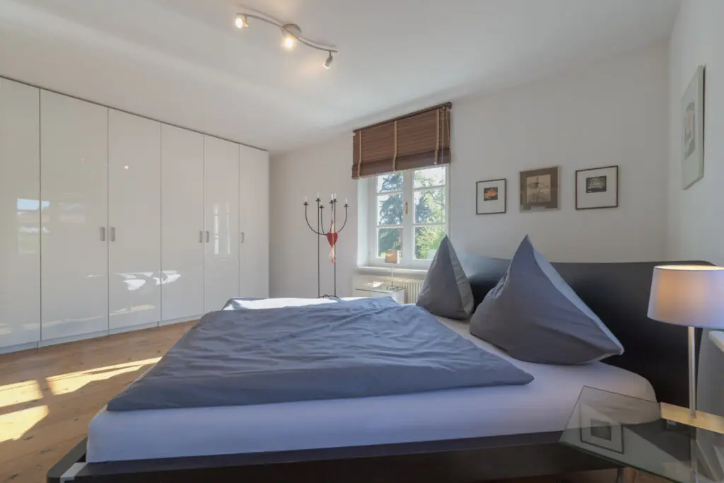 Schlafzimmer_Chiemsee_Sonne_03